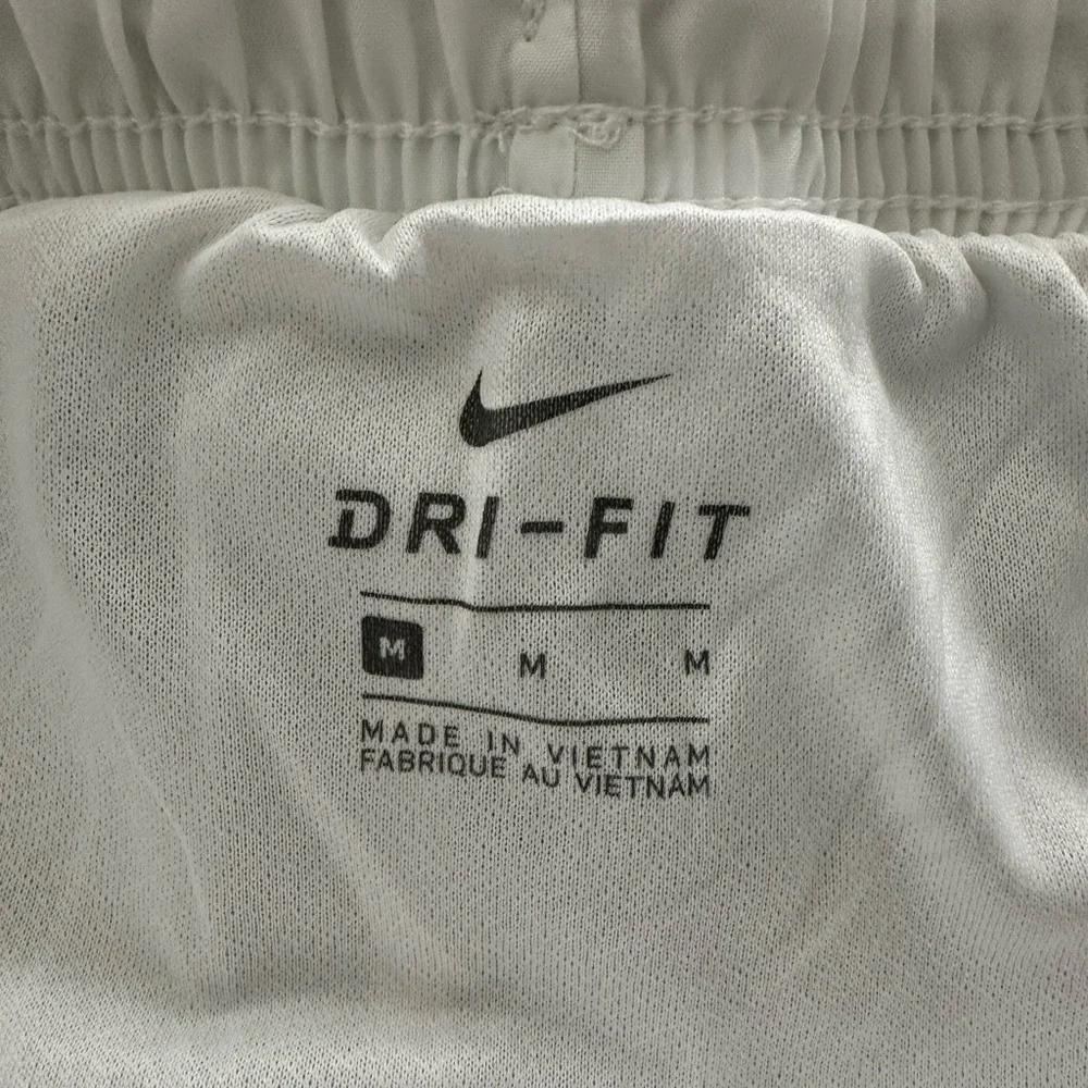 Nike Women's Athletic White Shorts - Picture 4 of 4